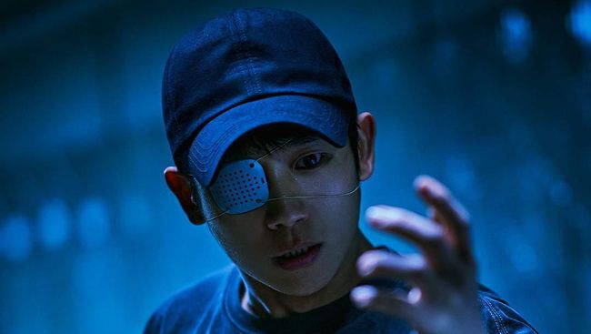 Sinopsis Connect, drama Korea mengisahkan perburuan pencurian organ yang dibintangi Jung Hae-in dan Go Kyung-pyo. Foto: (Disney+ Hotstar via Hancinema)