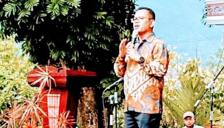 Bupati Toba Poltak Sitorus menyampaikan dukungannya untuk pendirian Universitas Negeri Tapanuli Raya.