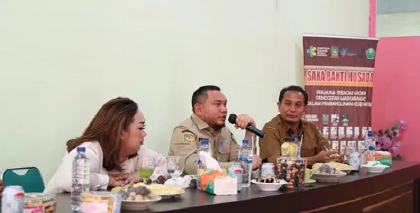 Franc Bernhard Tumanggor mengunjungi Kantor Dinas Kesehatan Pakpak Bharat di Kompleks Panorama Indah Sindeka, Salak, Selasa (10/1/2022).