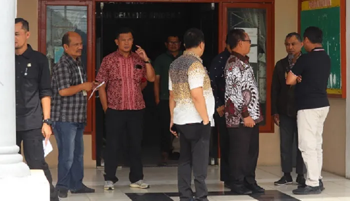 Pasca-libur menyambut Bulan Puasa, Bupati Pakpak Bharat melalui Sekda Jalan Berutu, laksanakan inspeksi mendadak (sidak) ke SKPD-SKPD dan fasilitas pelayanan publik di wilayah Pemkab Pakpak Bharat, Jumat (24/3/2023) pagi.