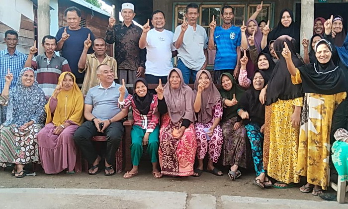 Calon Bupati Mandailing Natal (Cabup Madina) Nomor Urut 1 'On Ma' H Harun Mustafa Nasution terus melakukan kemitmen menjemput aspirasi tanpa batas, langsung kepada masyarakat.